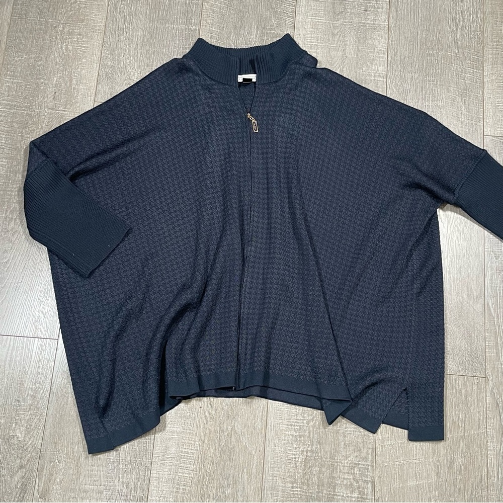 ST JOHN SPORT Loose fit Knit Sweater Size L Navy full zipper - Picture 3 of 16
